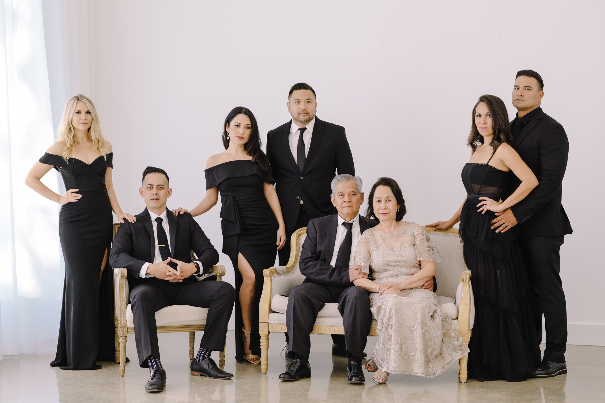 Houston multi generation family photographer extended family portrait photography khanh nguyen