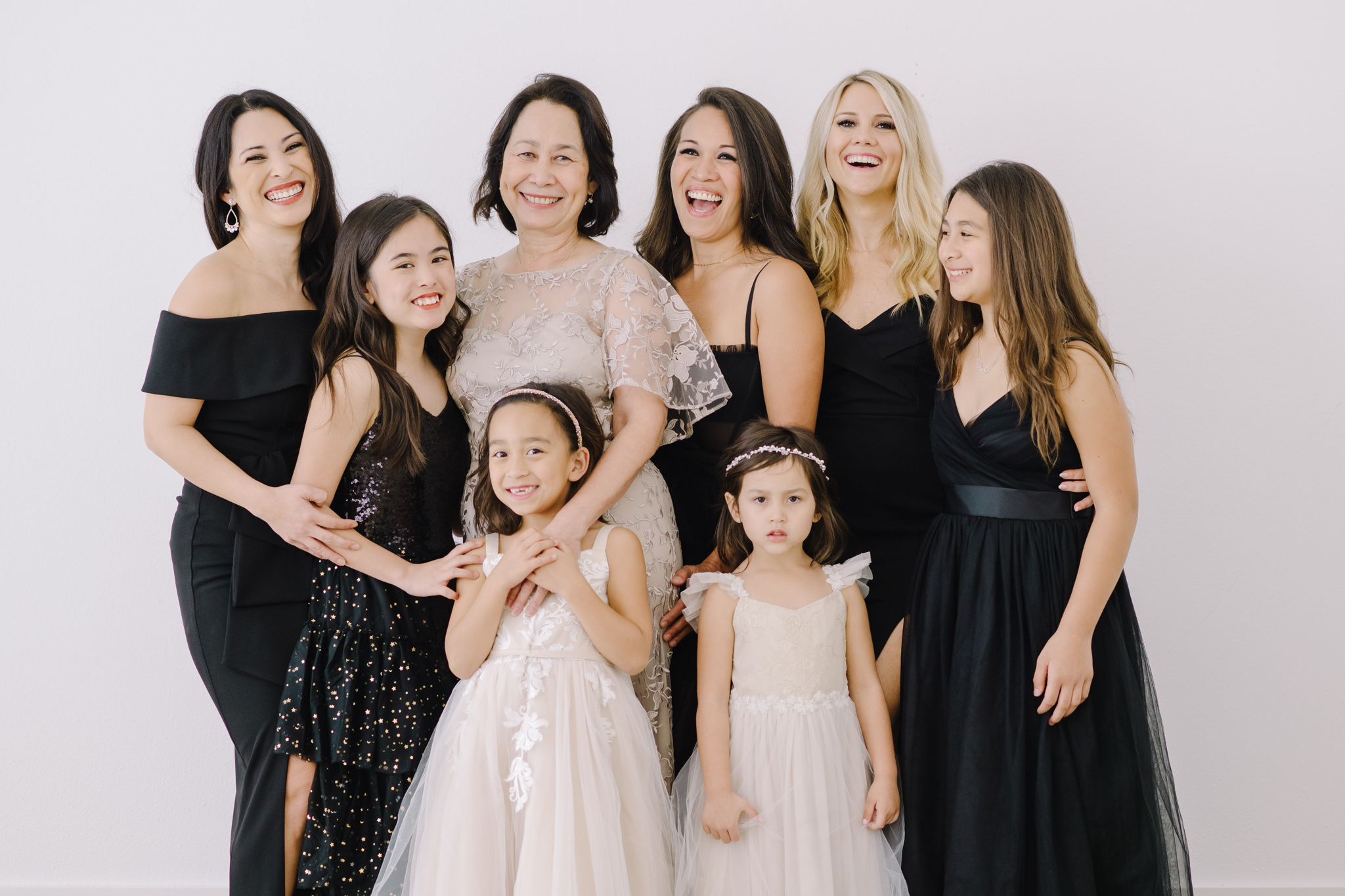 Houston multi generation family photographer extended family portrait photography khanh nguyen