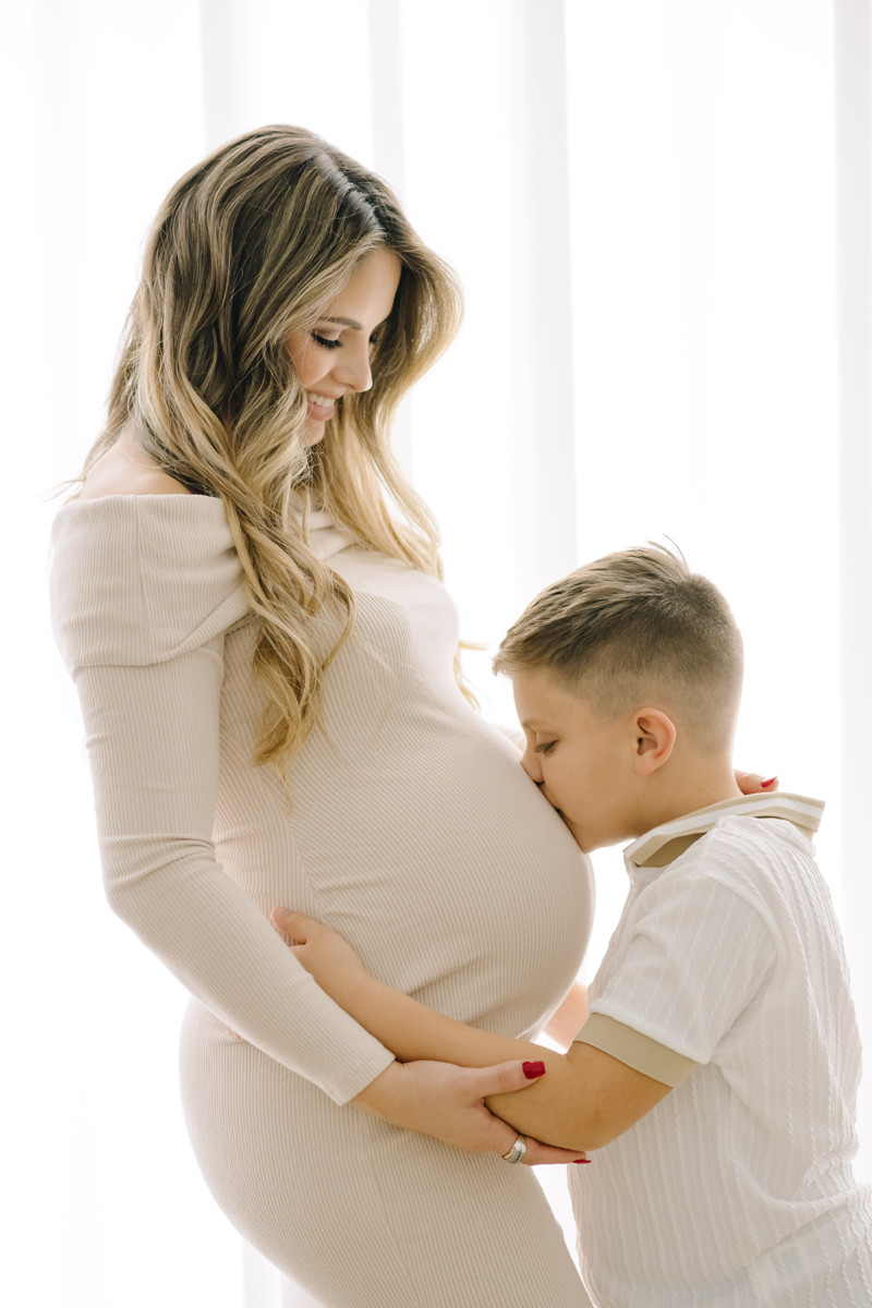 Sugar land family portrait session at Solarium studios Richmond tx family photographer