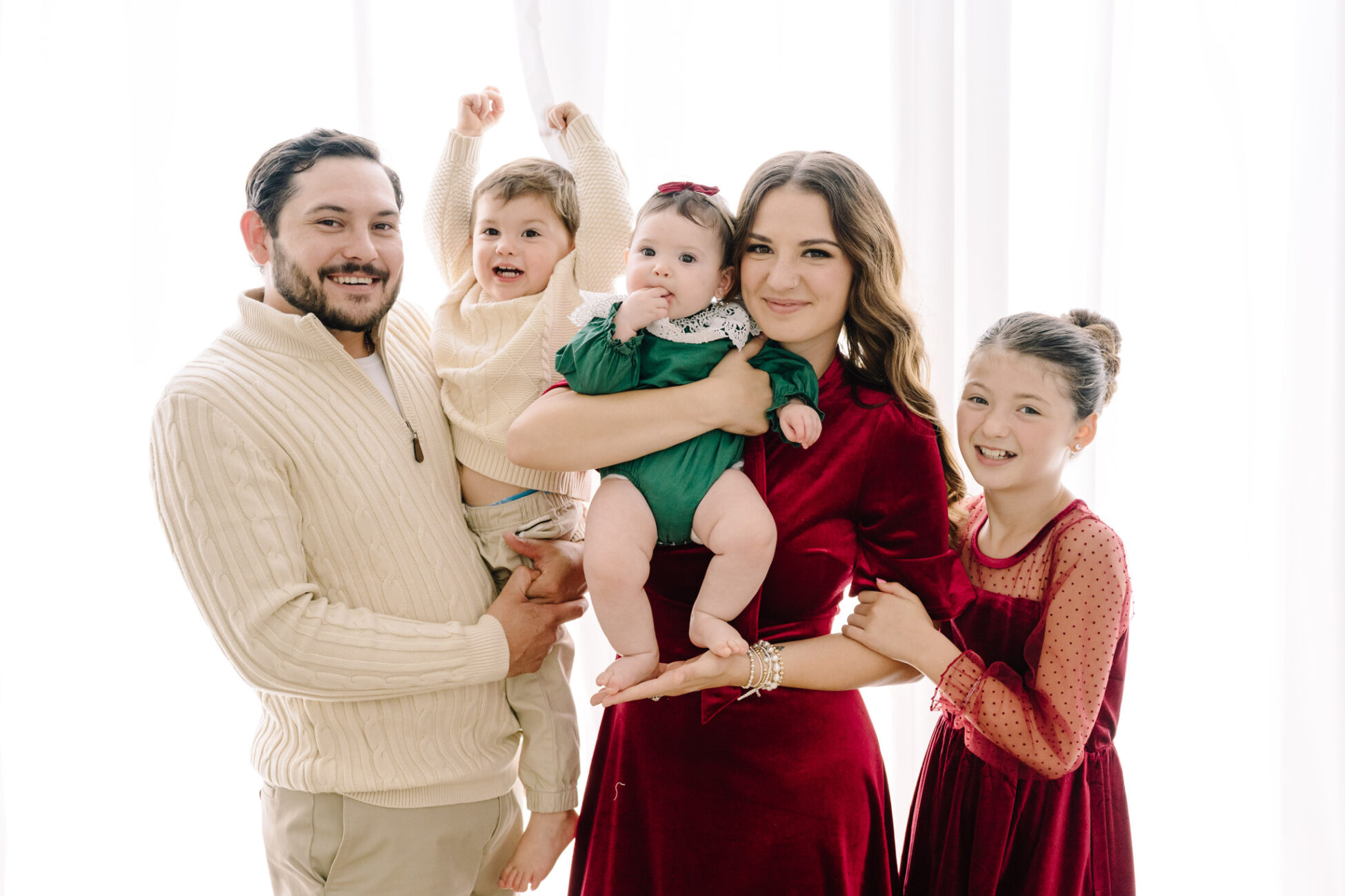 family christmas mini session houston sugar land family portrait photographer solarium studios setup